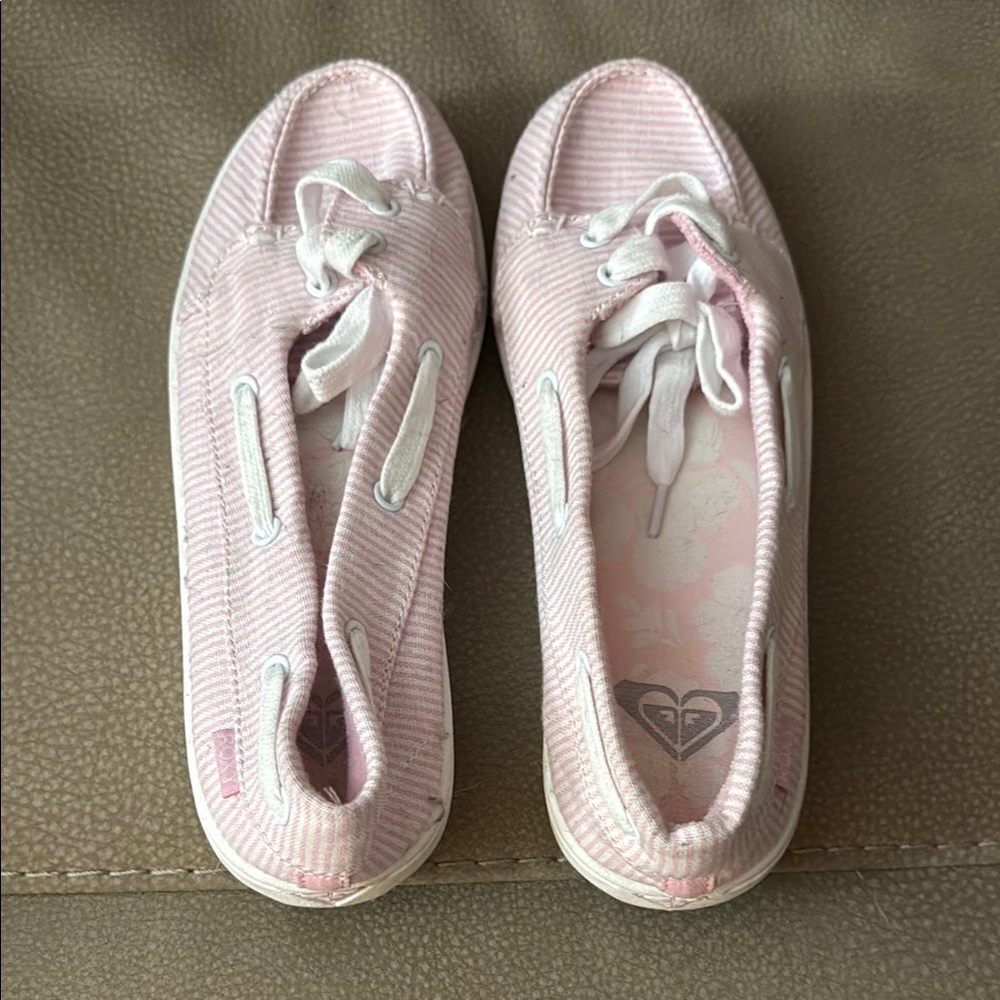 Roxy Pink and White Sneakers Comfortable Canvas Design